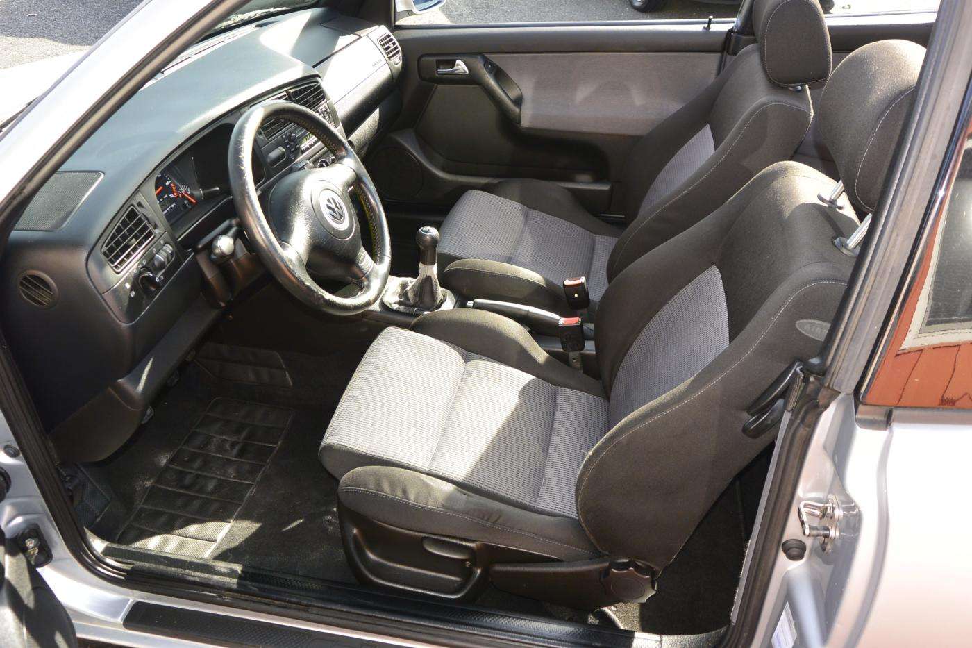 Volkswagen Golf 2.0i