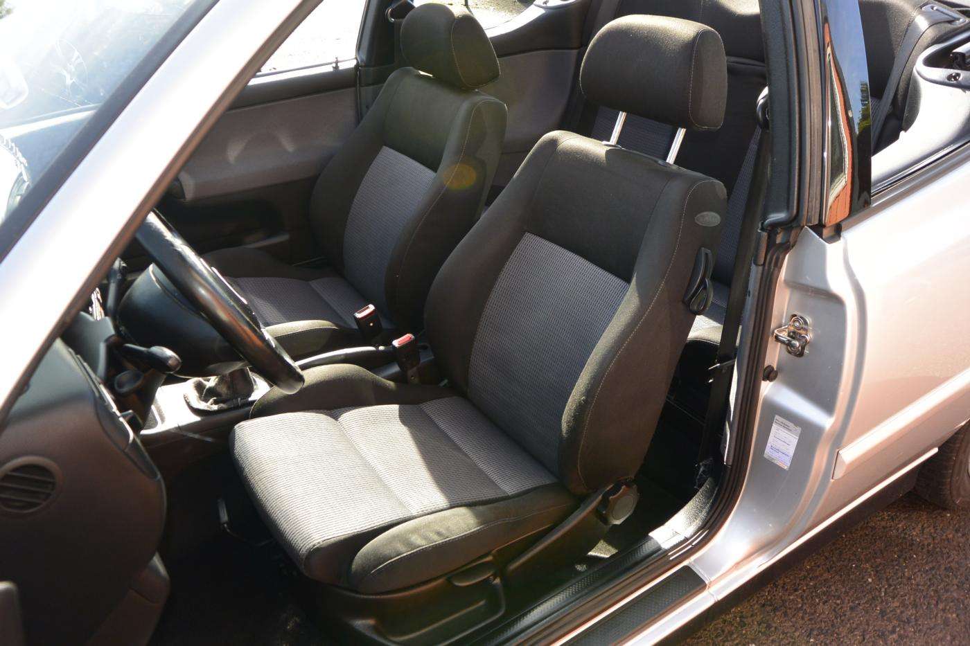 Volkswagen Golf 2.0i