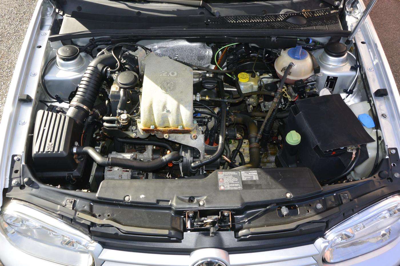 Volkswagen Golf 2.0i