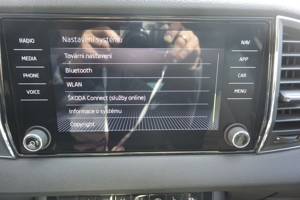 Škoda Karoq 2.0TDi 4×4 STYLE , LED,tažné,NAVI