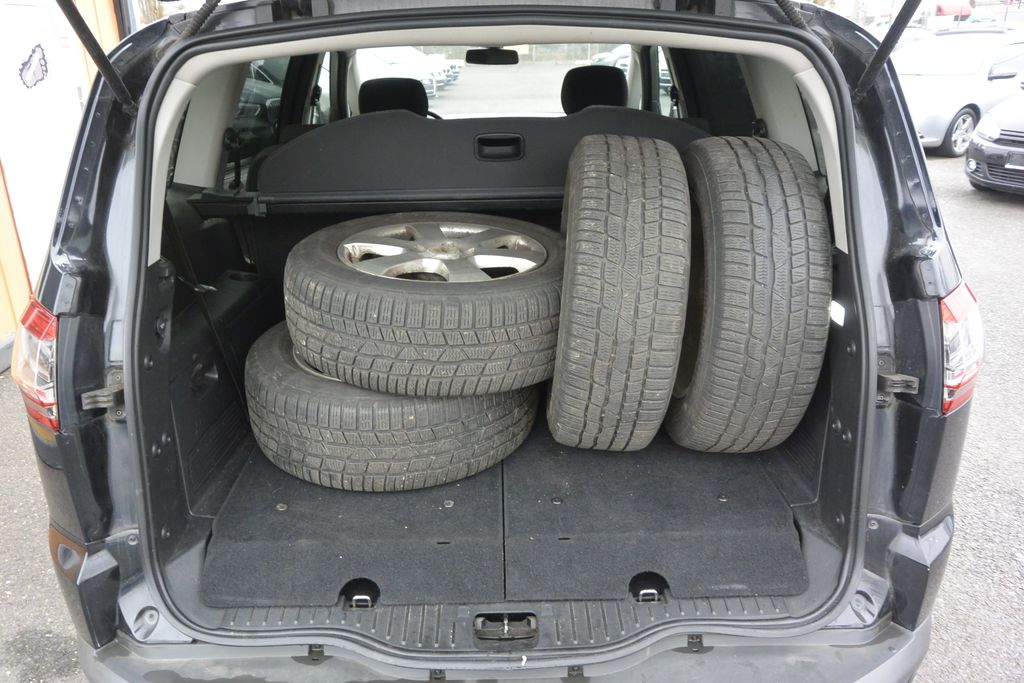 Ford S-Max 2.2TDCi AT Titanium 7míst 147kW