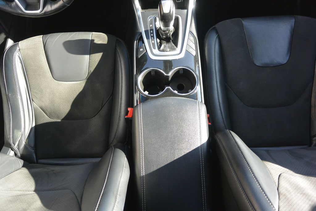 Ford Edge 2.0TDCi ST Line 4×4 AT