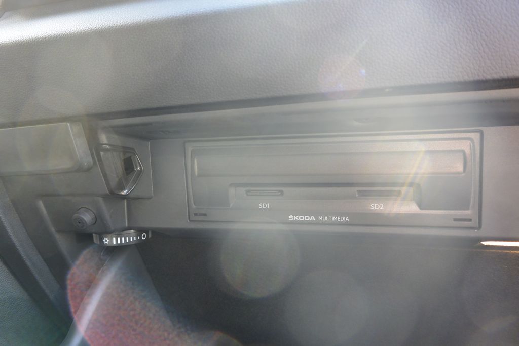 Škoda Karoq 2.0TDi 4×4 STYLE , LED,tažné,NAVI