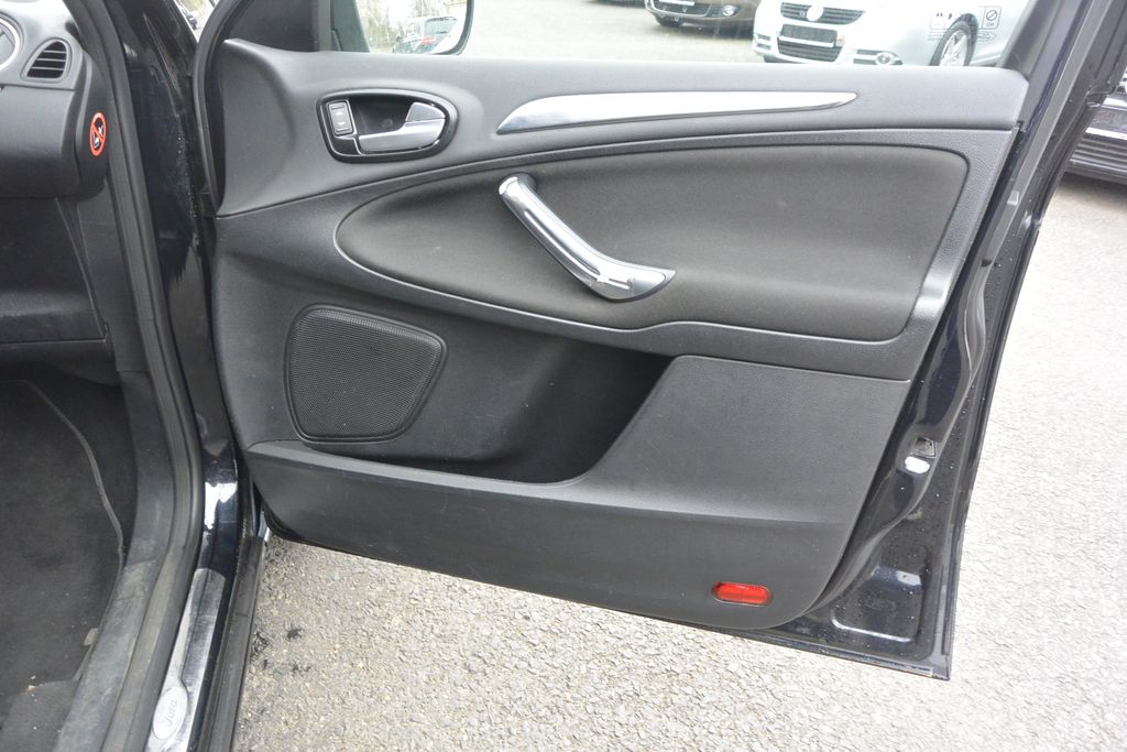 Ford S-Max 2.2TDCi AT Titanium 7míst 147kW