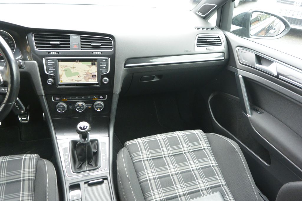 Volkswagen Golf 2.0TDi GTD