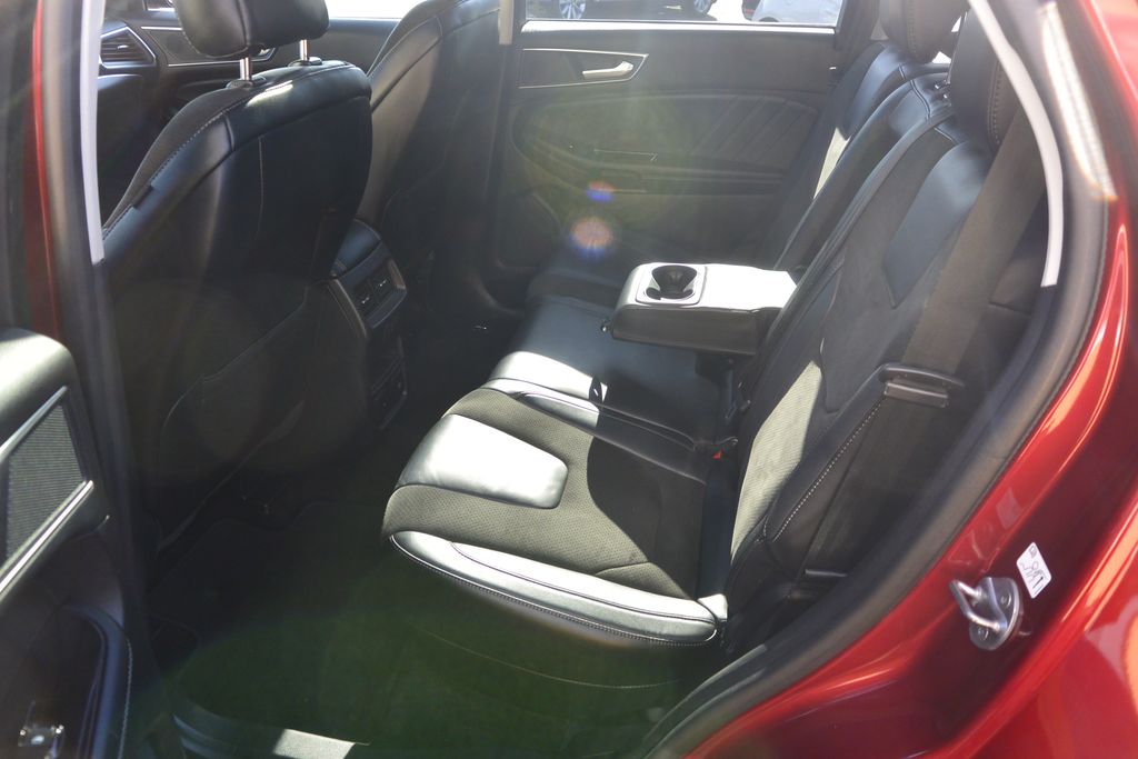 Ford Edge 2.0TDCi ST Line 4×4 AT