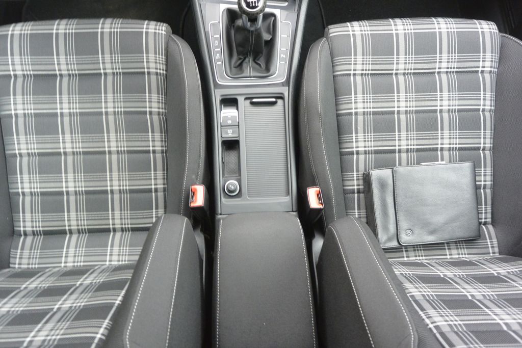 Volkswagen Golf 2.0TDi GTD