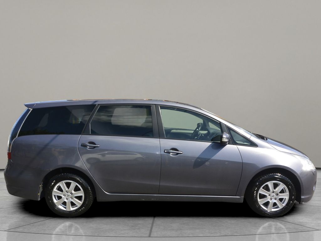 Mitsubishi Grandis 2.0DI-D 6míst