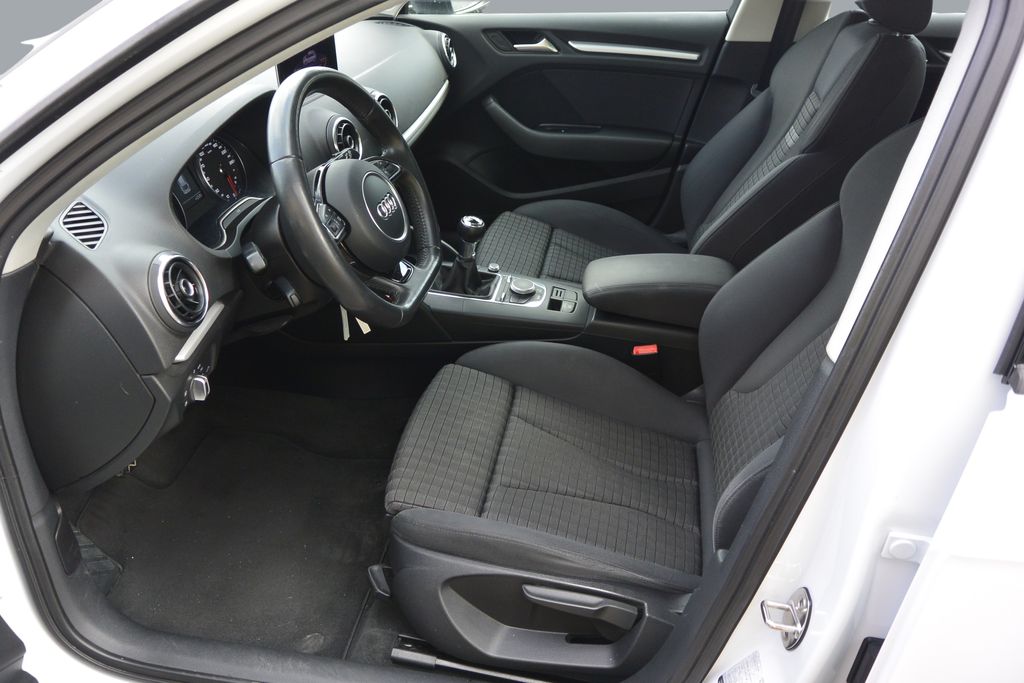 Audi A3 2.0TDi Spotback 110kW Xenon