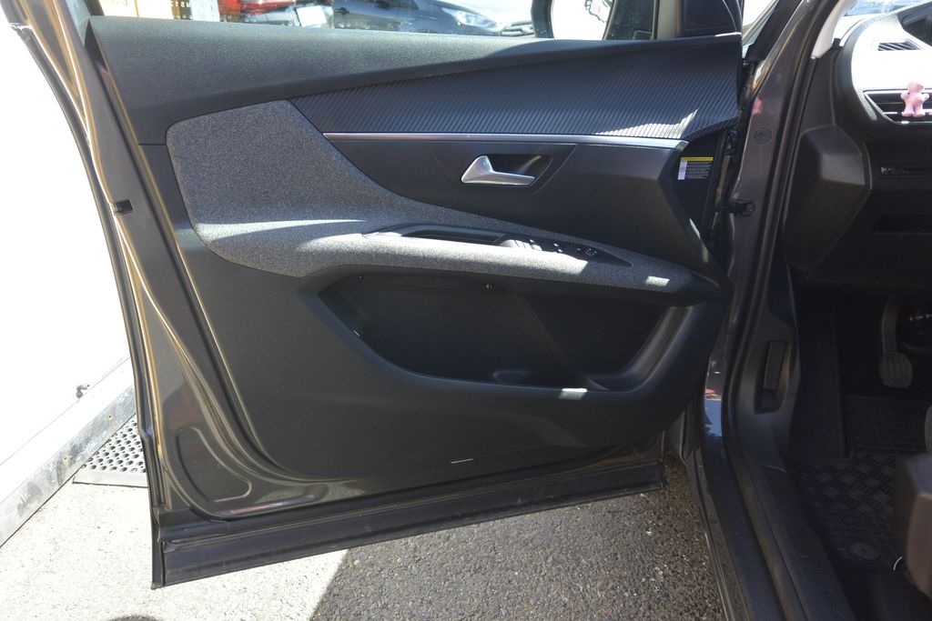 Peugeot 3008 1.2 PureTech 96kW * DPH