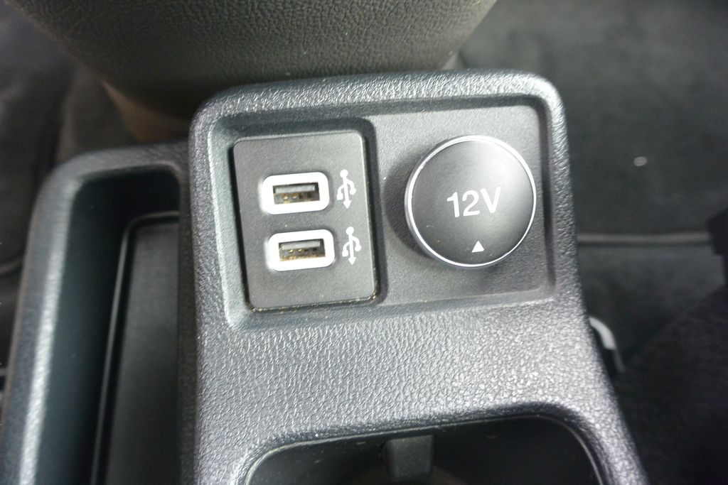 Ford Transit Connect 1.5TDCi 88kW LUXUS výbava i stav