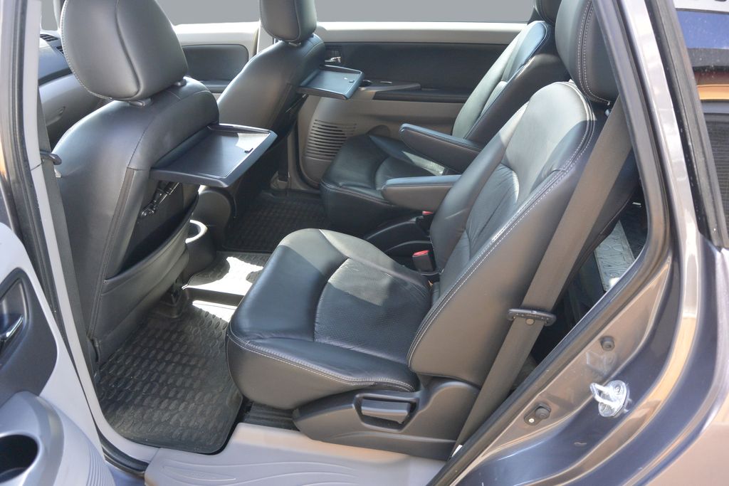 Mitsubishi Grandis 2.0DI-D 6míst