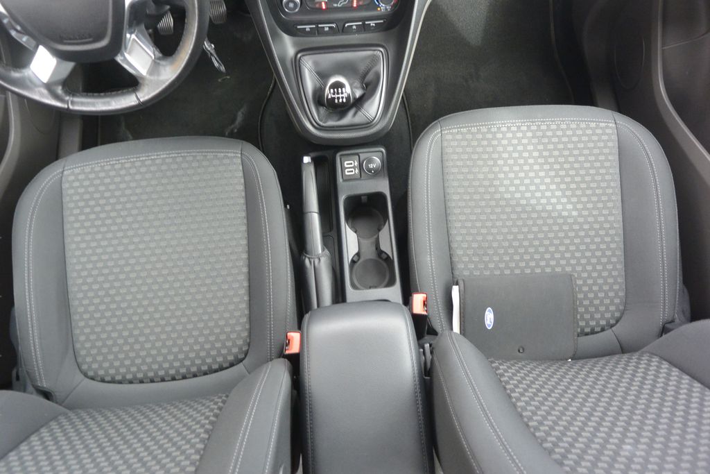 Ford Transit Connect 1.5TDCi 88kW LUXUS výbava i stav