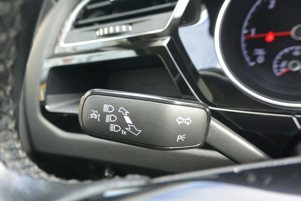 Volkswagen Touran 2.0TDi  PANORAMA*NAVI*LED*7míst