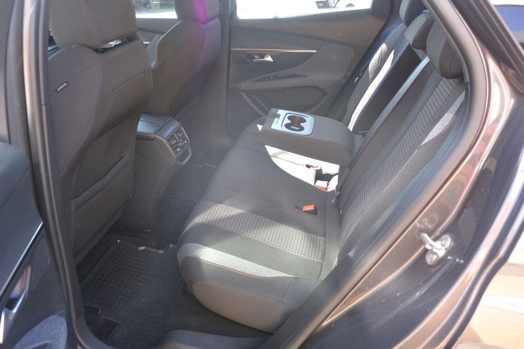 Peugeot 3008 1.2 PureTech 96kW * DPH