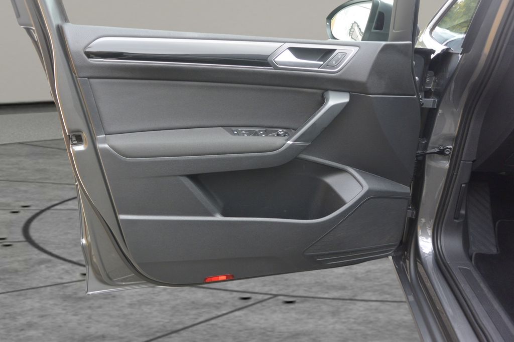 Volkswagen Touran 2.0TDi  PANORAMA*NAVI*LED*7míst