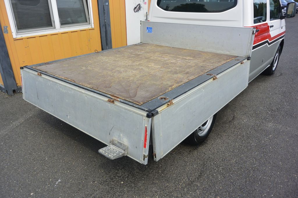 Volkswagen T5 Transporter 2.0TDi 103kW