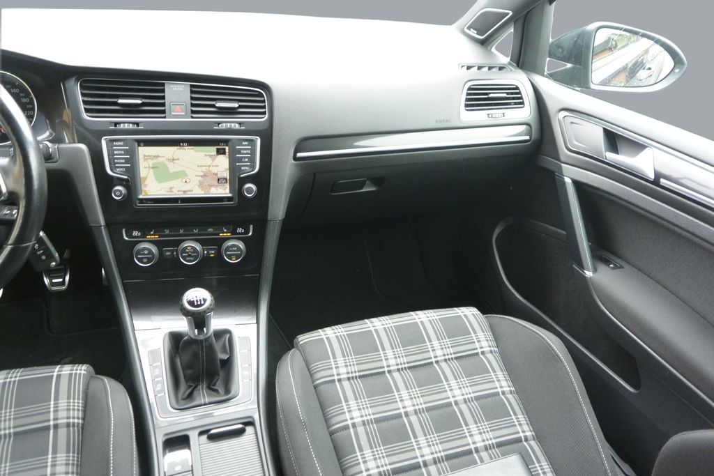 Volkswagen Golf 2.0TDi GTD