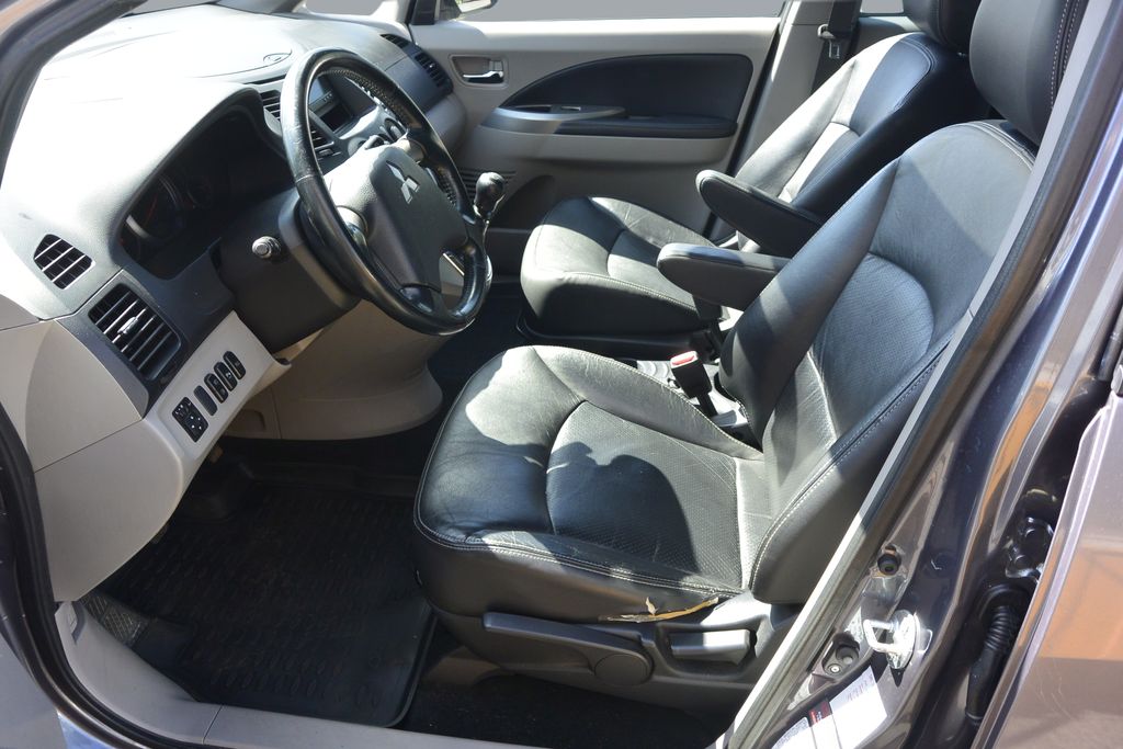 Mitsubishi Grandis 2.0DI-D 6míst