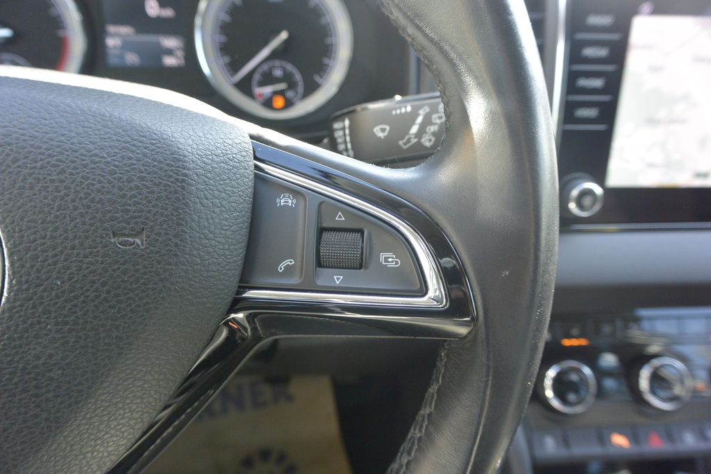 Škoda Karoq 2.0TDi 4×4 STYLE , LED,tažné,NAVI