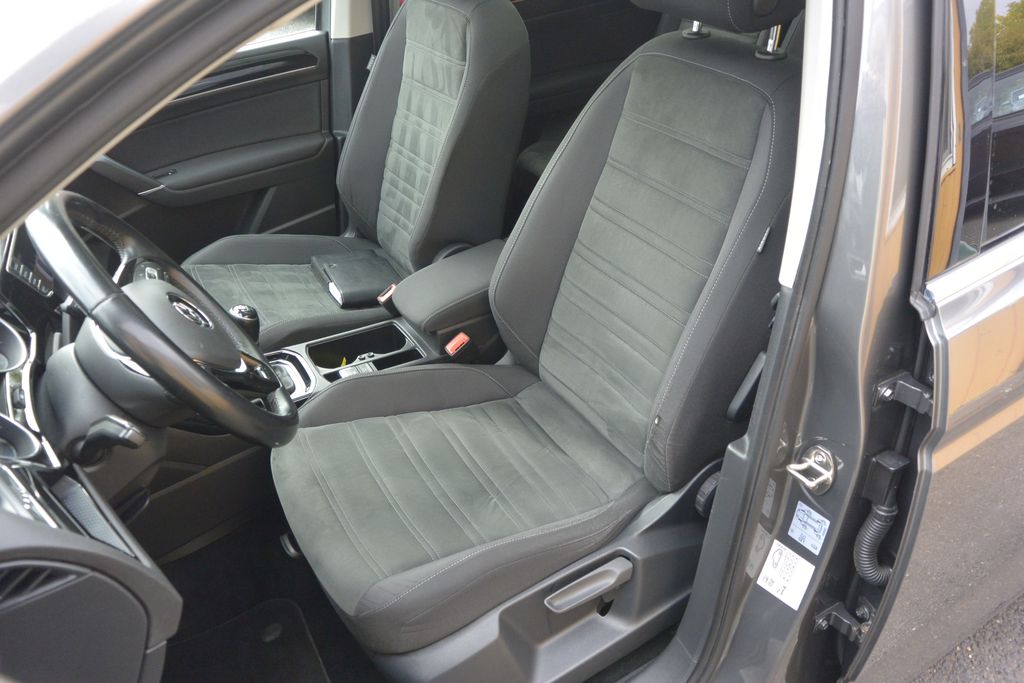 Volkswagen Touran 2.0TDi  PANORAMA*NAVI*LED*7míst