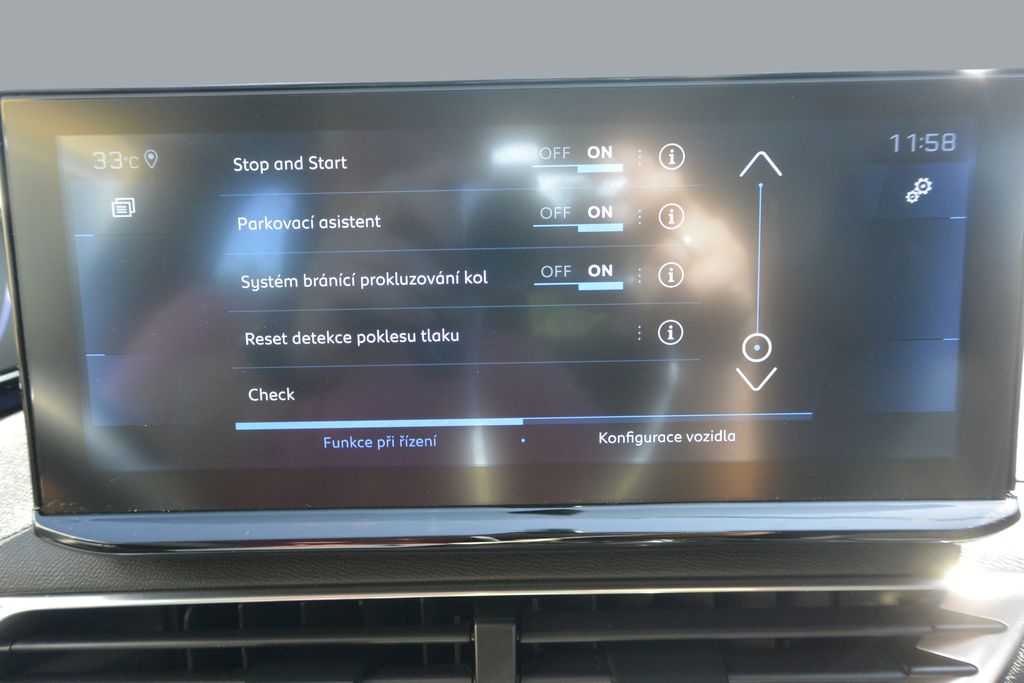 Peugeot 3008 1.2 PureTech 96kW * DPH