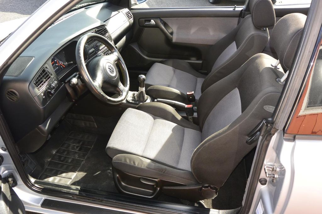 Volkswagen Golf 2.0i