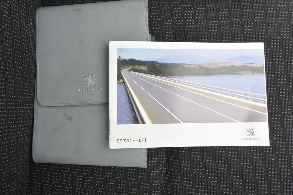 Peugeot 308 2.0HDi SW 7míst