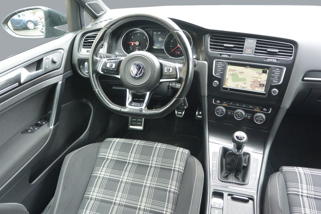 Volkswagen Golf 2.0TDi GTD