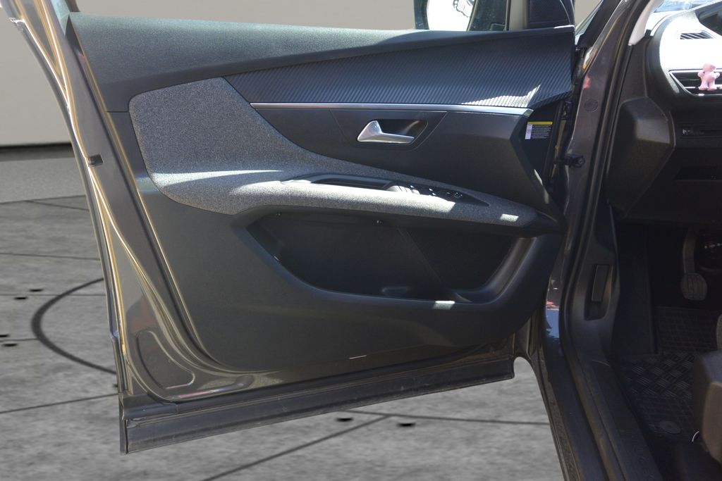 Peugeot 3008 1.2 PureTech 96kW * DPH