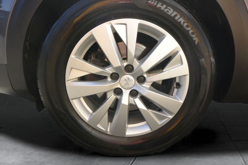 Peugeot 3008 1.2 PureTech 96kW * DPH