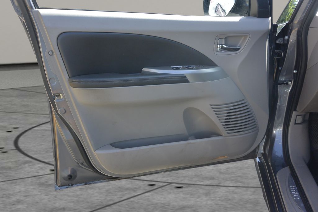 Mitsubishi Grandis 2.0DI-D 6míst