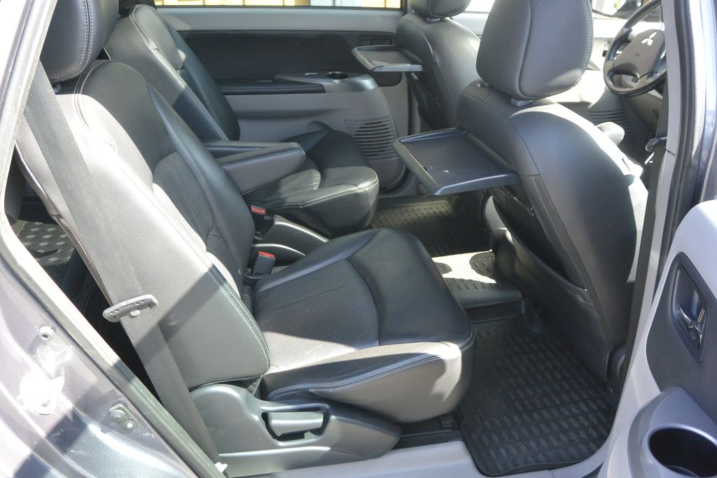 Mitsubishi Grandis 2.0DI-D 6míst