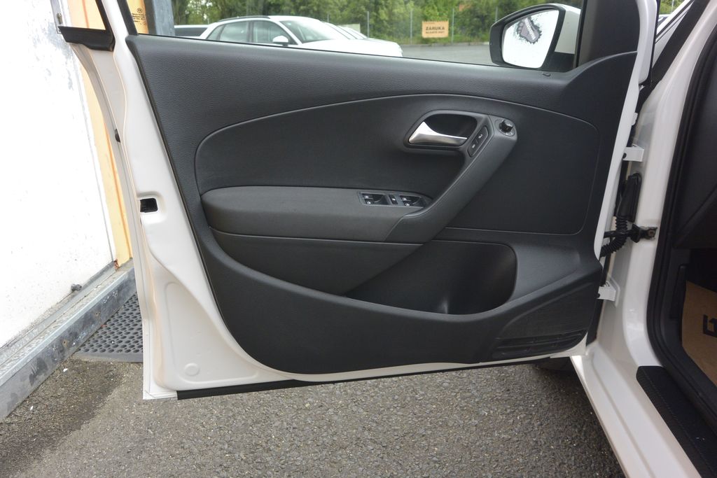 Volkswagen Polo 1.2TSi 66kW NAVI,KLIMA