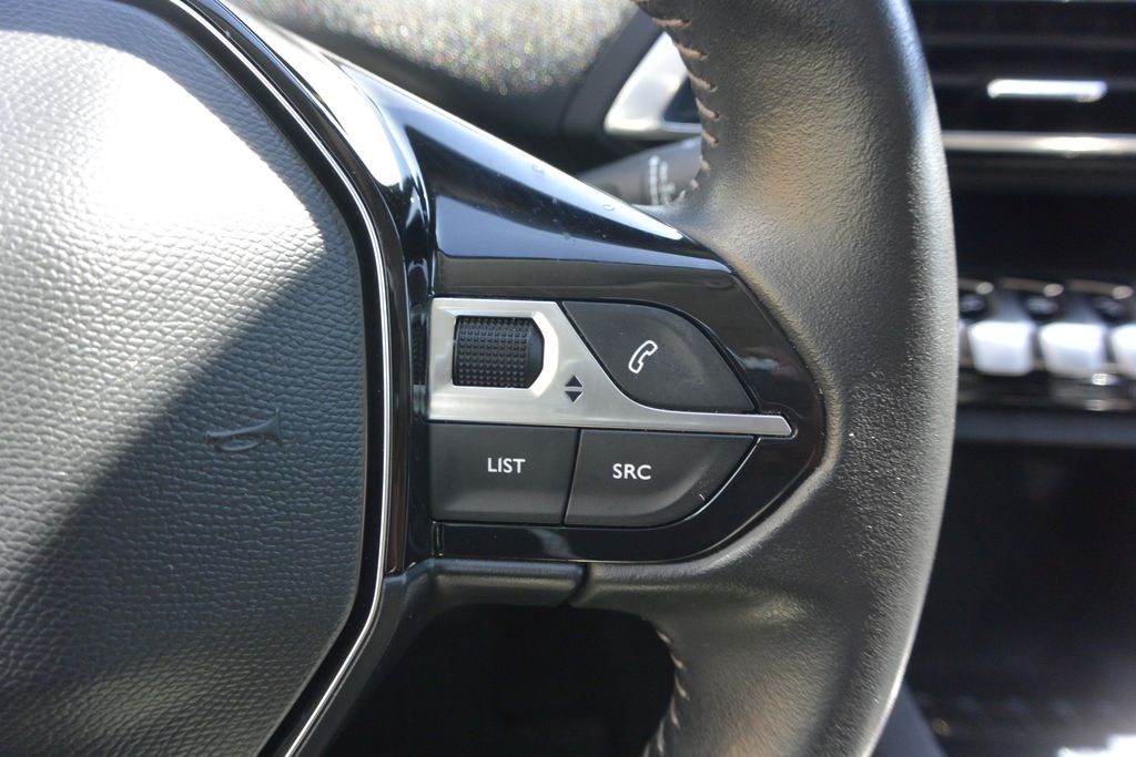 Peugeot 3008 1.2 PureTech 96kW * DPH