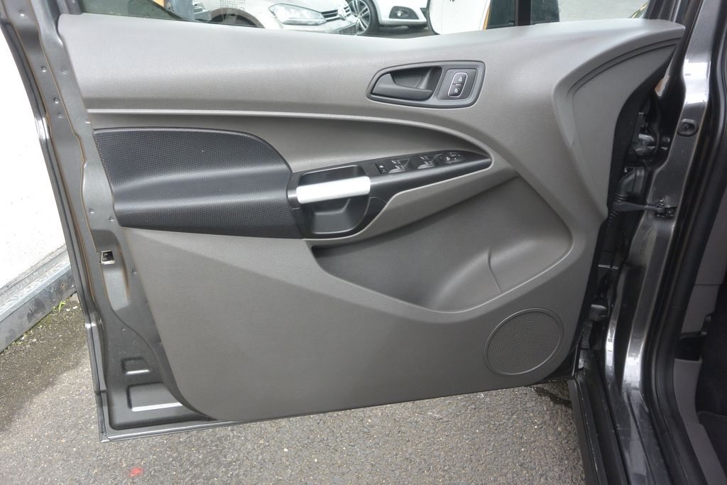 Ford Transit Connect 1.5TDCi 88kW LUXUS výbava i stav