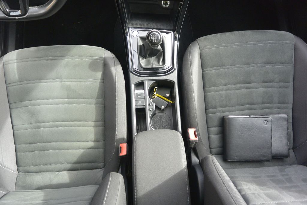 Volkswagen Touran 2.0TDi  PANORAMA*NAVI*LED*7míst