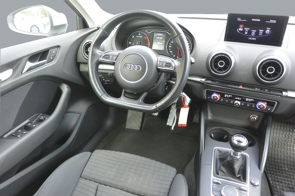 Audi A3 2.0TDi Spotback 110kW Xenon