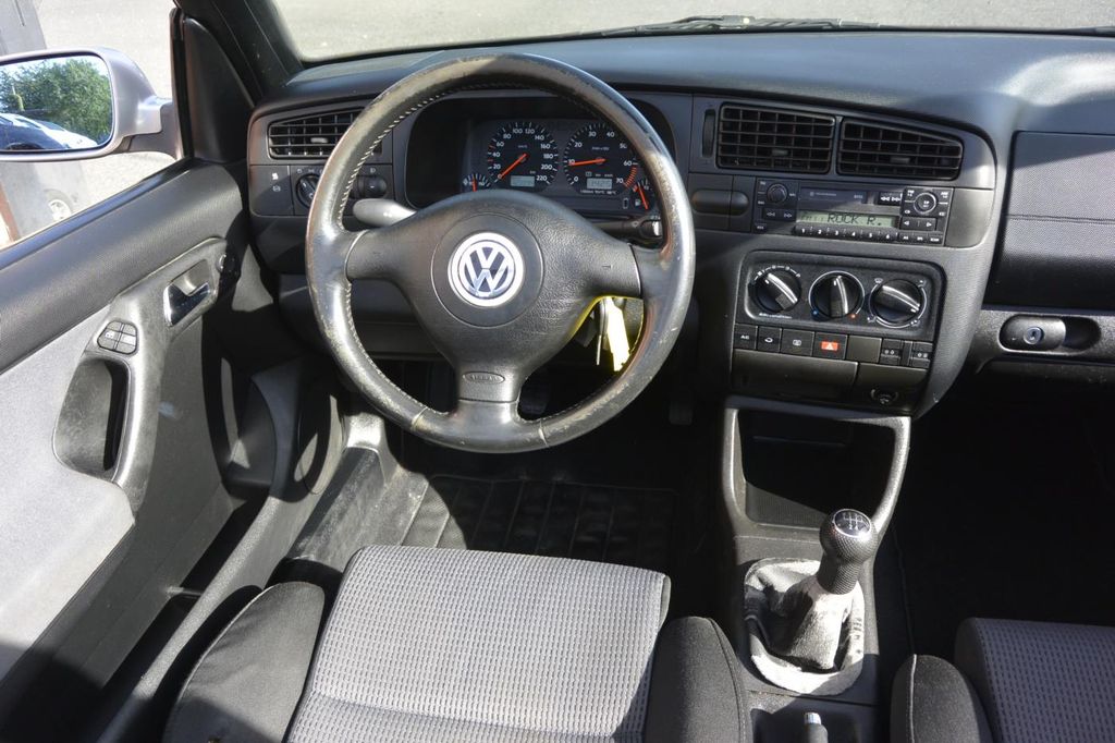 Volkswagen Golf 2.0i