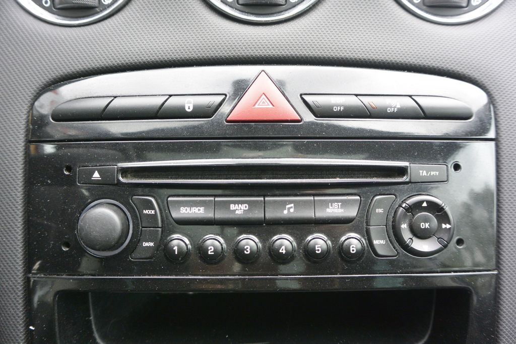 Peugeot 308 2.0HDi SW 7míst