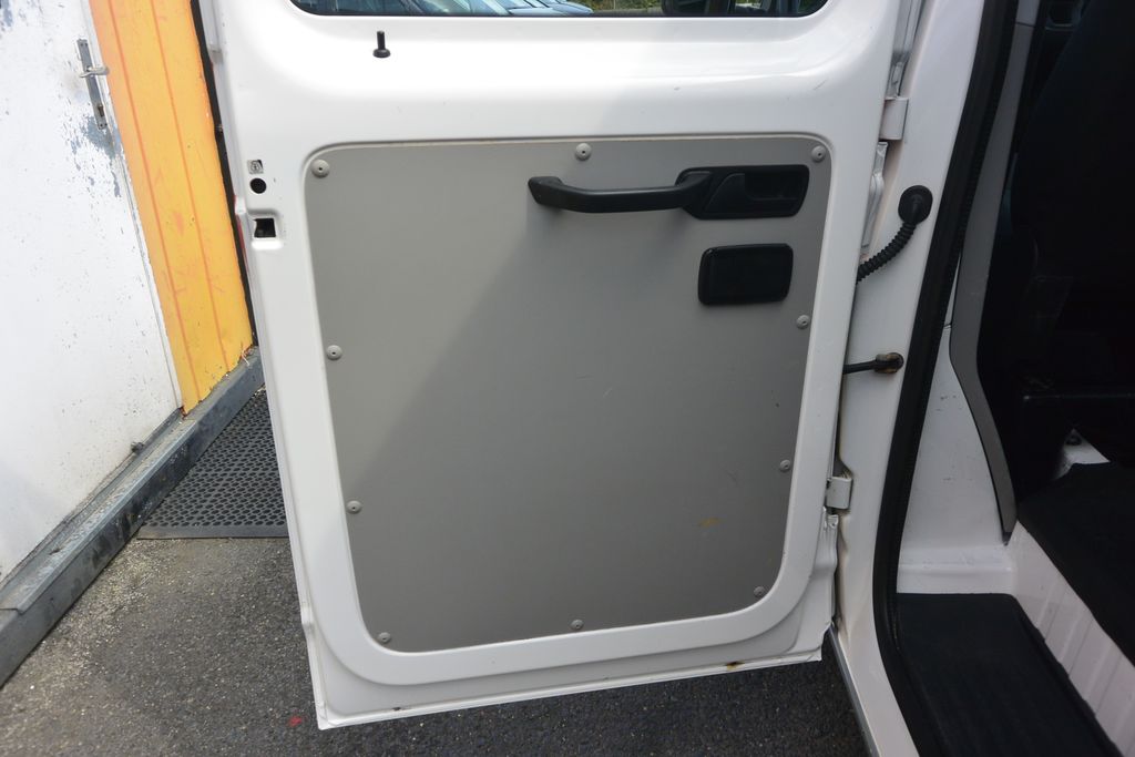 Volkswagen T5 Transporter 2.0TDi 103kW