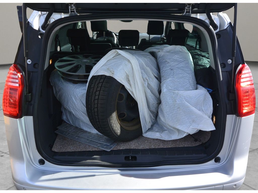 Peugeot 5008 1.6i16v + LPG nové*7míst