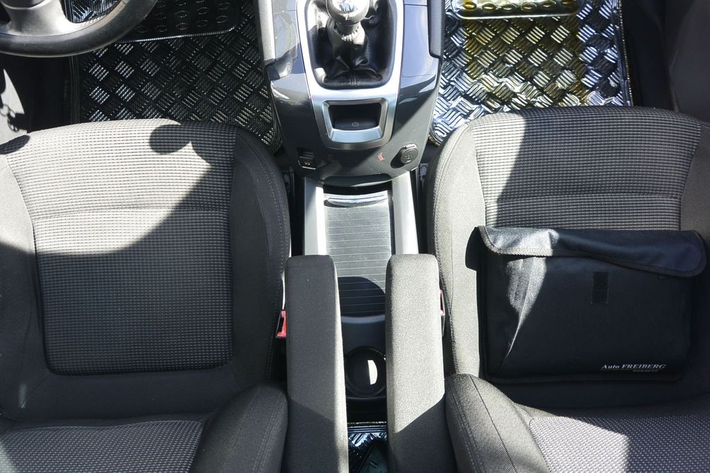 Peugeot 5008 1.6i16v + LPG nové*7míst