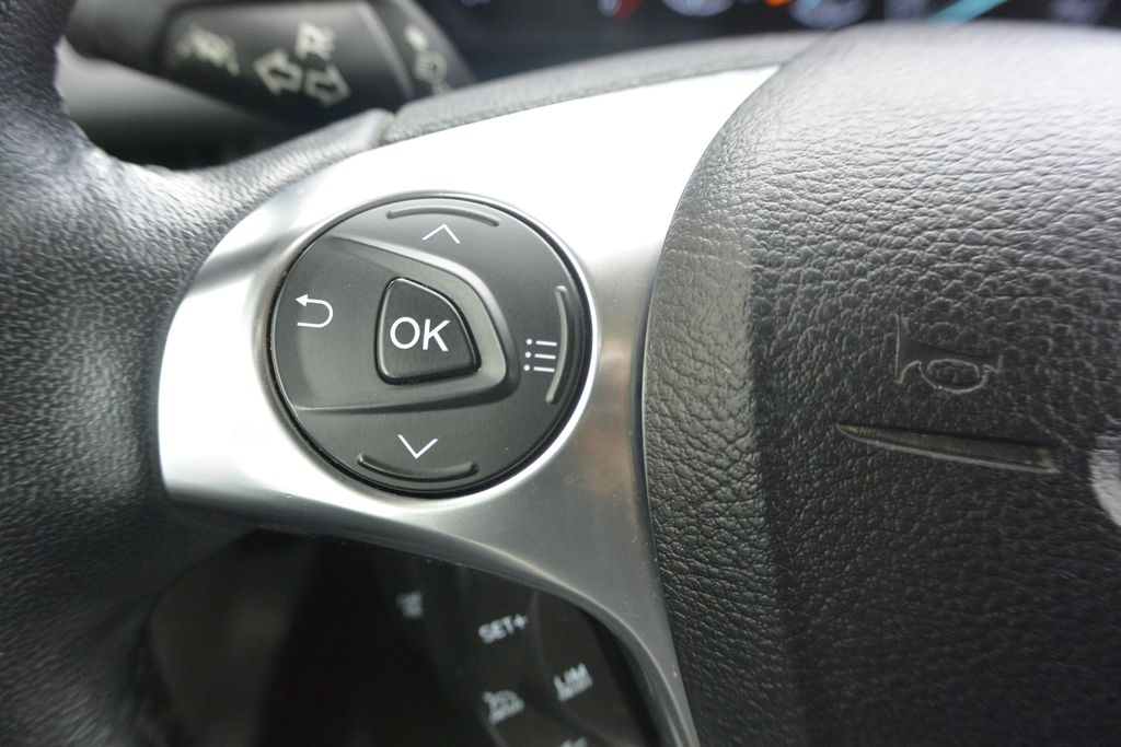 Ford Transit Connect 1.5TDCi 88kW LUXUS výbava i stav