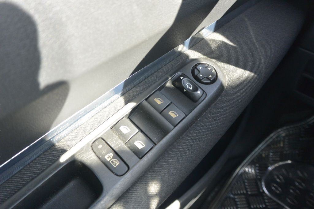 Peugeot 5008 1.6i16v + LPG nové*7míst