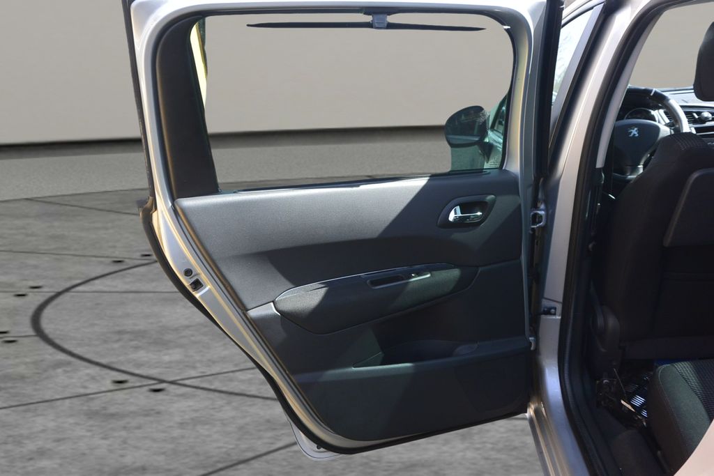 Peugeot 5008 1.6i16v + LPG nové*7míst