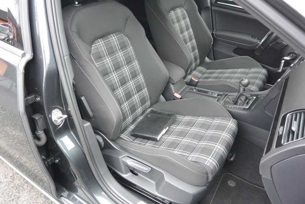 Volkswagen Golf 2.0TDi GTD