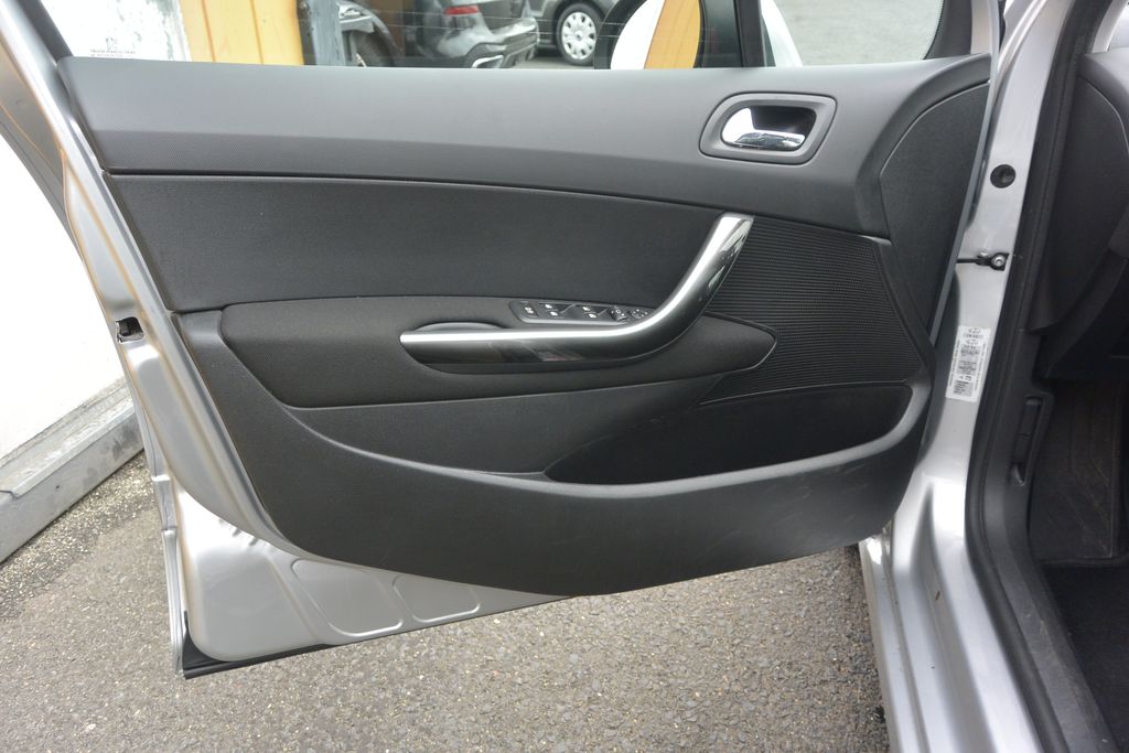 Peugeot 308 2.0HDi SW 7míst