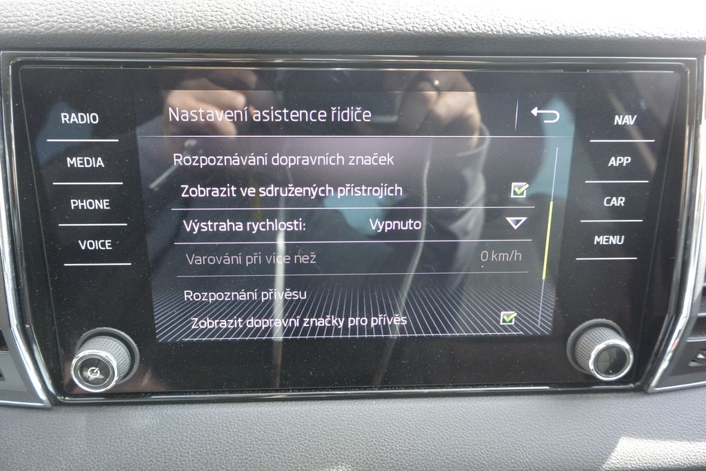 Škoda Karoq 2.0TDi 4×4 STYLE , LED,tažné,NAVI