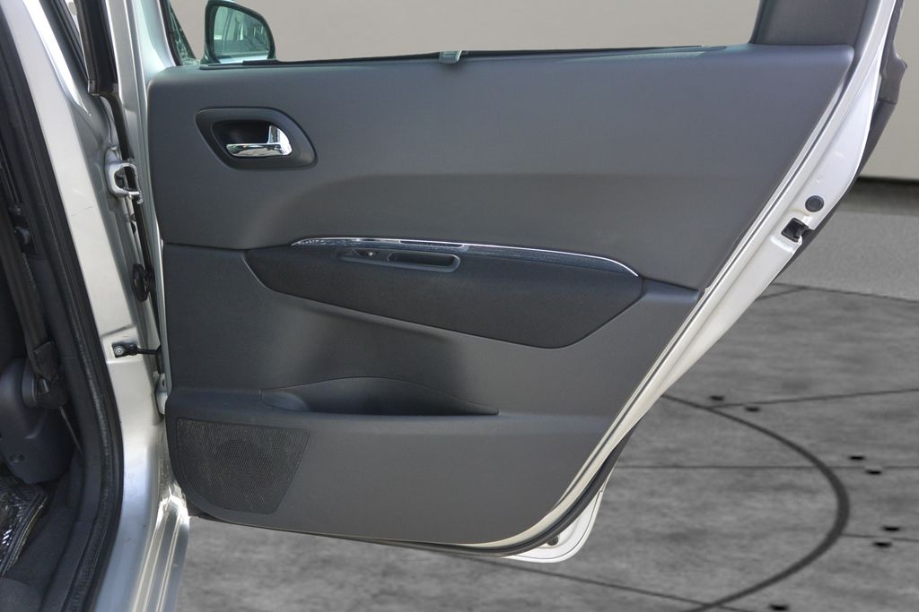 Peugeot 5008 1.6i16v + LPG nové*7míst